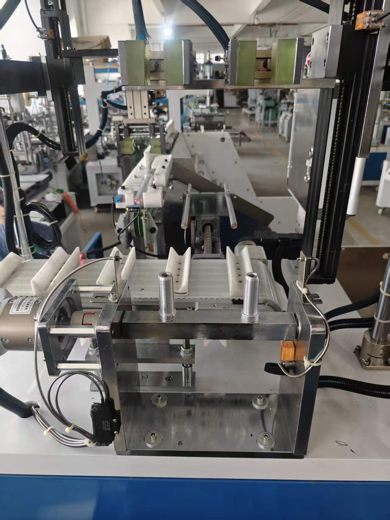 PET preform orientation adjustment section